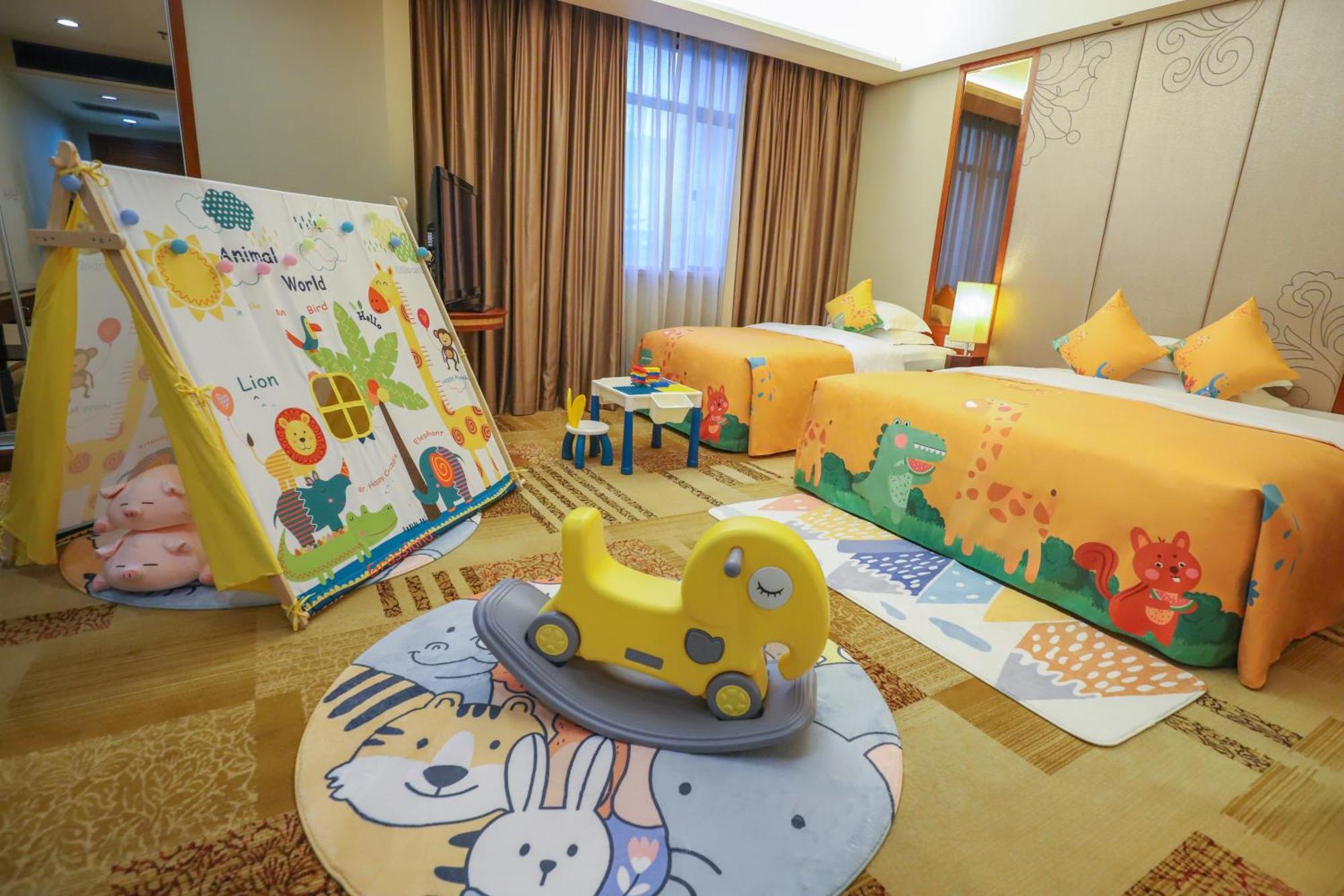 Crowne Plaza Foshan By Ihg - Canton Fair Free Shuttle Bus Exterior photo