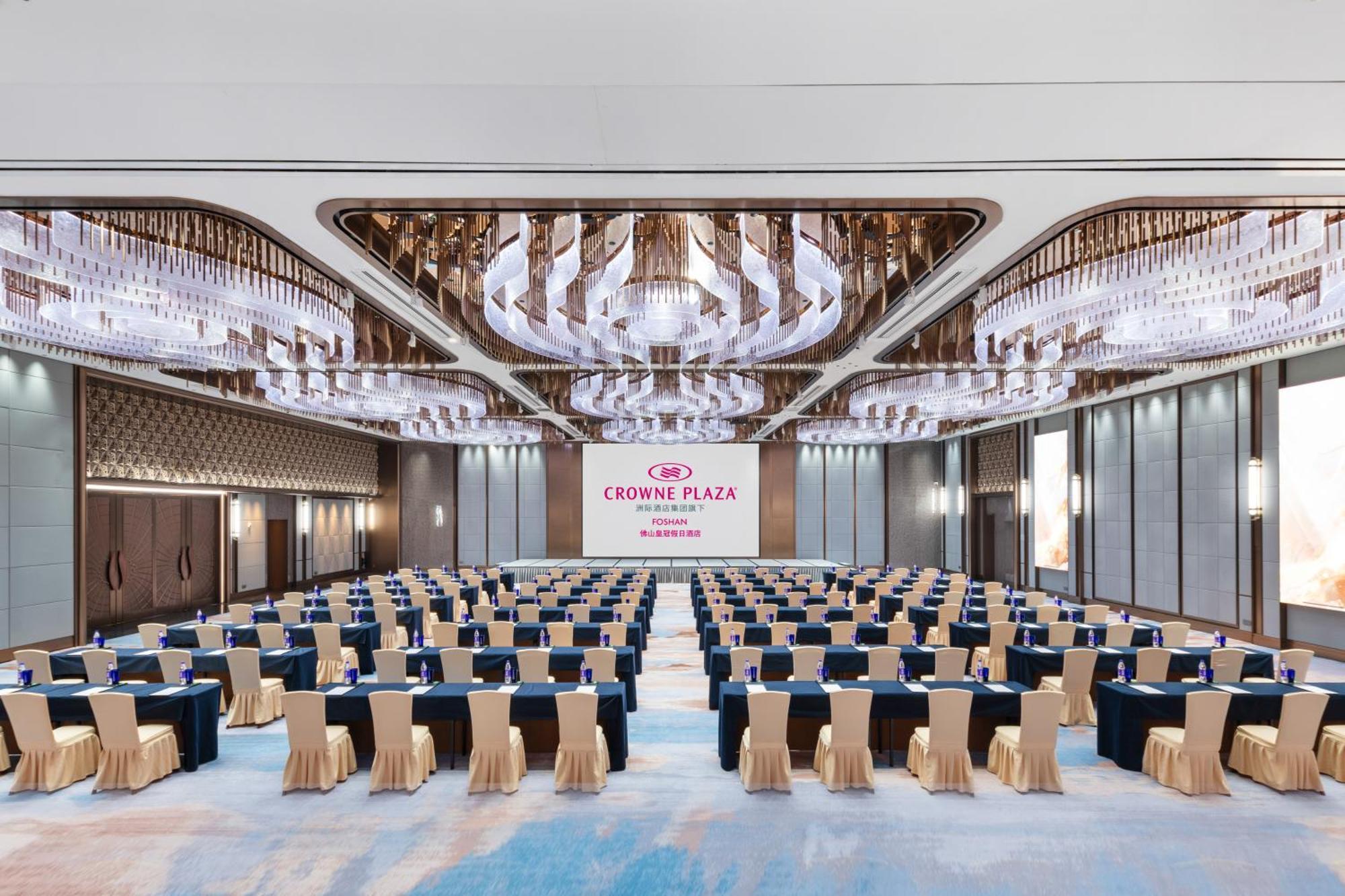 Crowne Plaza Foshan By Ihg - Canton Fair Free Shuttle Bus Exterior photo