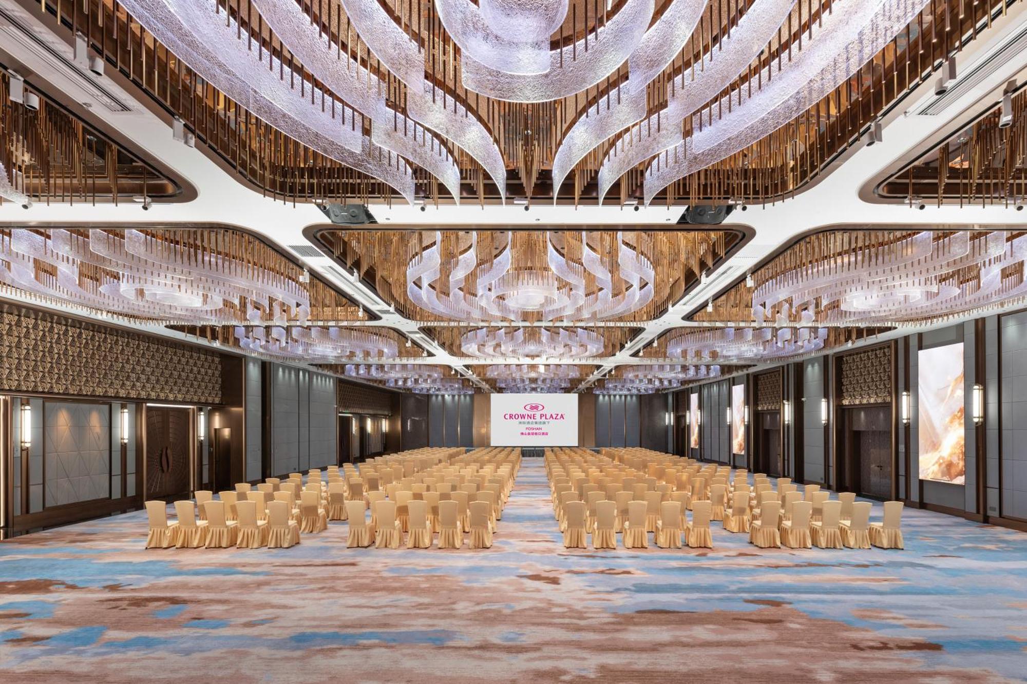 Crowne Plaza Foshan By Ihg - Canton Fair Free Shuttle Bus Exterior photo
