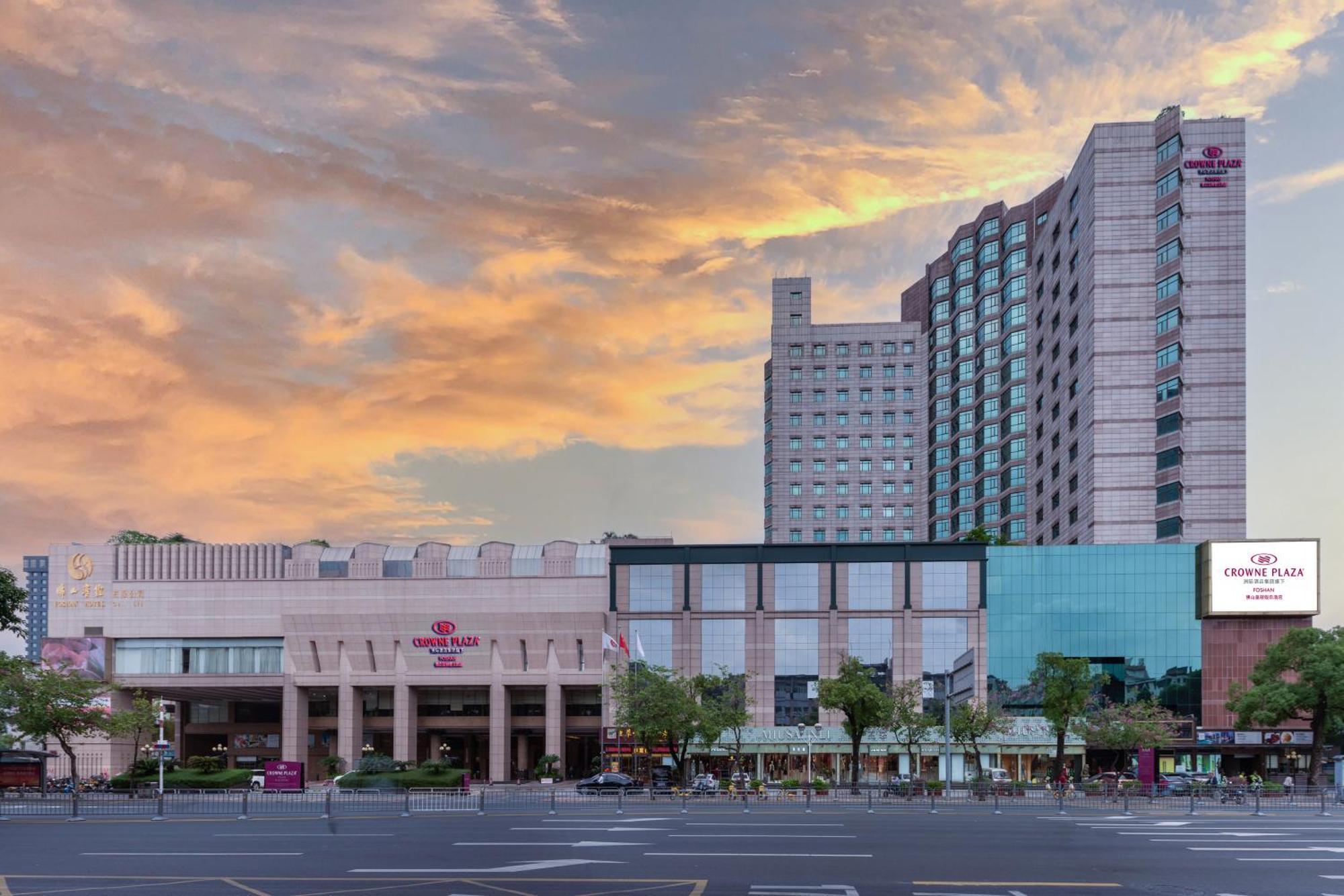 Crowne Plaza Foshan By Ihg - Canton Fair Free Shuttle Bus Exterior photo